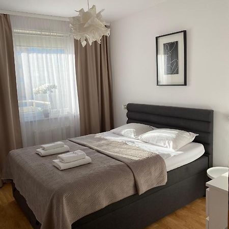 גורז'וב ווילקופולסקי Apartament Trzech Stolic מראה חיצוני תמונה