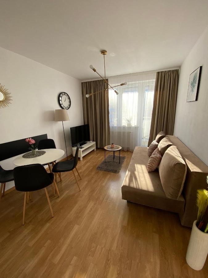 גורז'וב ווילקופולסקי Apartament Trzech Stolic מראה חיצוני תמונה