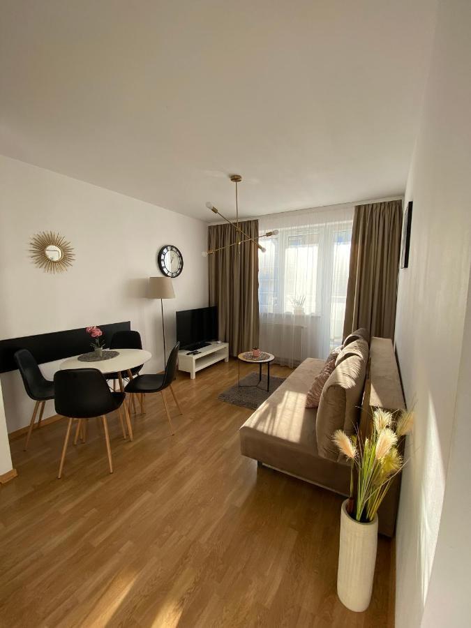 גורז'וב ווילקופולסקי Apartament Trzech Stolic מראה חיצוני תמונה
