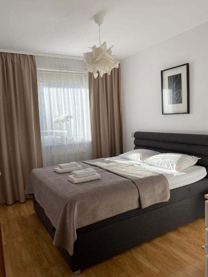 גורז'וב ווילקופולסקי Apartament Trzech Stolic מראה חיצוני תמונה
